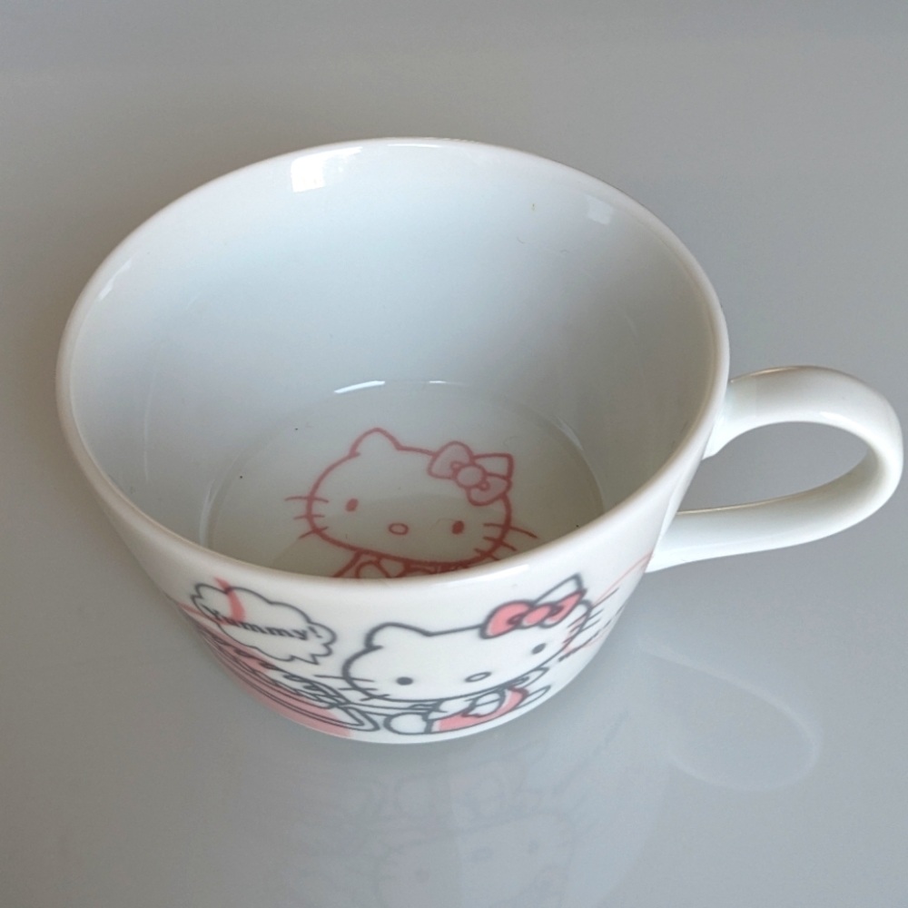 Hello Kitty Mug - Picture 2 of 10